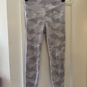 Yogalicious Light Gray & White Camo Leggings